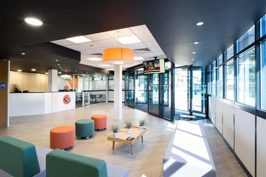 551-553 Wallisdown Rd, Poole to rent - Building Photo - Image 3 of 166