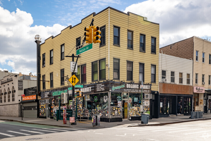 626 Manhattan Ave, Brooklyn, NY for sale - Primary Photo - Image 1 of 1