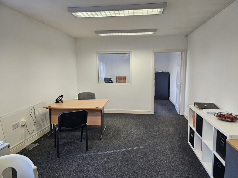 526 Coventry Rd, Birmingham to rent - Interior Photo - Image 3 of 5