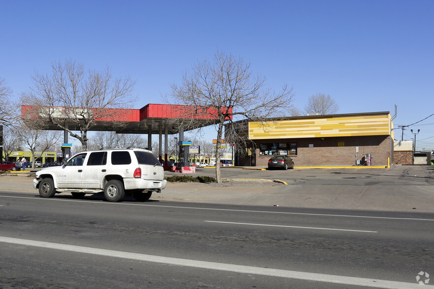 2084 S Federal Blvd, Denver, CO for rent - Primary Photo - Image 1 of 13