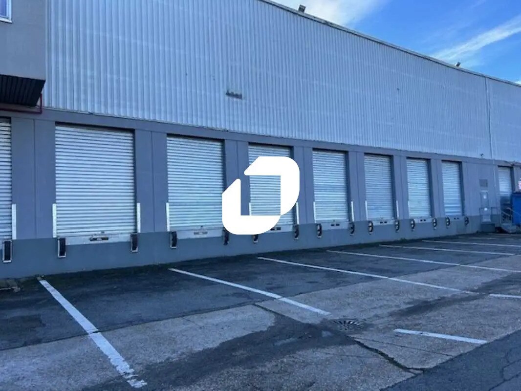 Light Industrial in Herblay-sur-Seine to rent Building Photo- Image 1 of 9