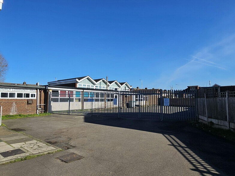 Rainham Rd, Rainham for sale - Building Photo - Image 2 of 12