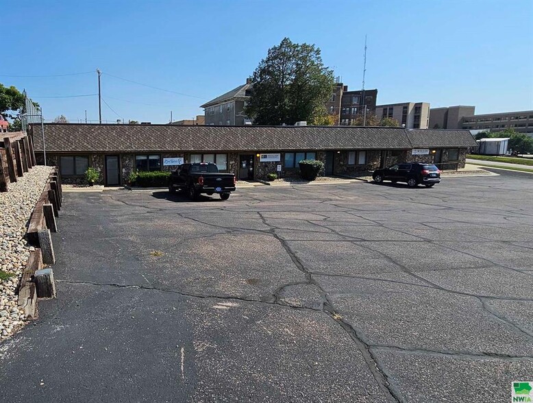 700 Jackson St, Sioux City, IA for sale - Building Photo - Image 3 of 18