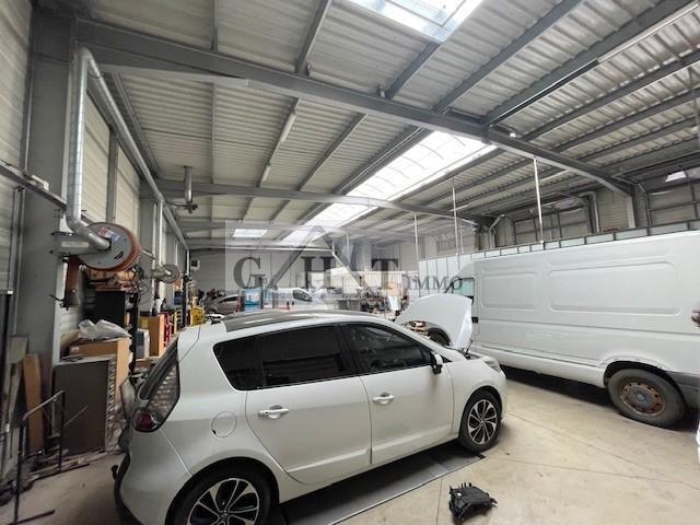 Industrial in Fontenay-Trésigny for sale - Interior Photo - Image 3 of 3
