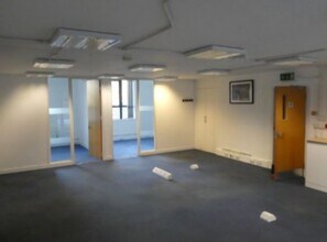 167-169 London Rd, Kingston Upon Thames to rent Interior Photo- Image 1 of 1