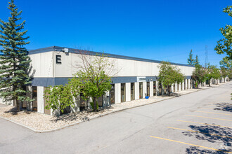 4216 54th Ave SE, Calgary, AB for sale Primary Photo- Image 1 of 1