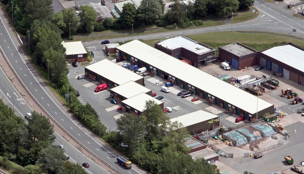 Pimlico Rd, Runcorn to rent - Building Photo - Image 2 of 13