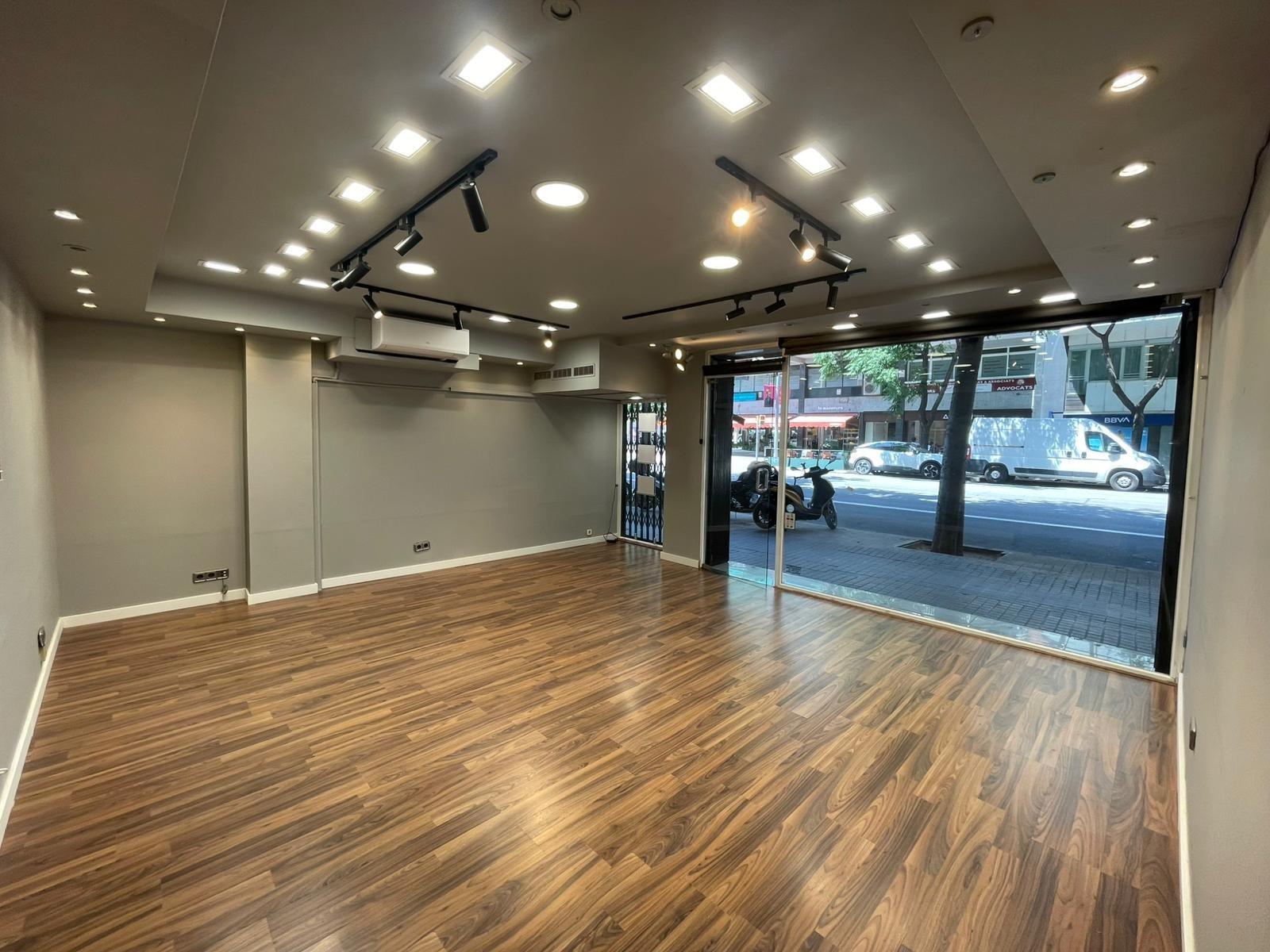 Retail in Barcelona, Barcelona to rent Interior Photo- Image 1 of 3