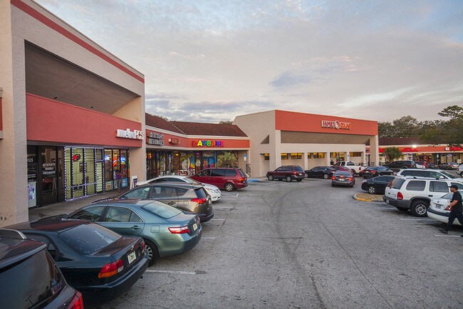 More details for 4433-4523 N Pine Hills Rd, Orlando, FL - Retail to Rent
