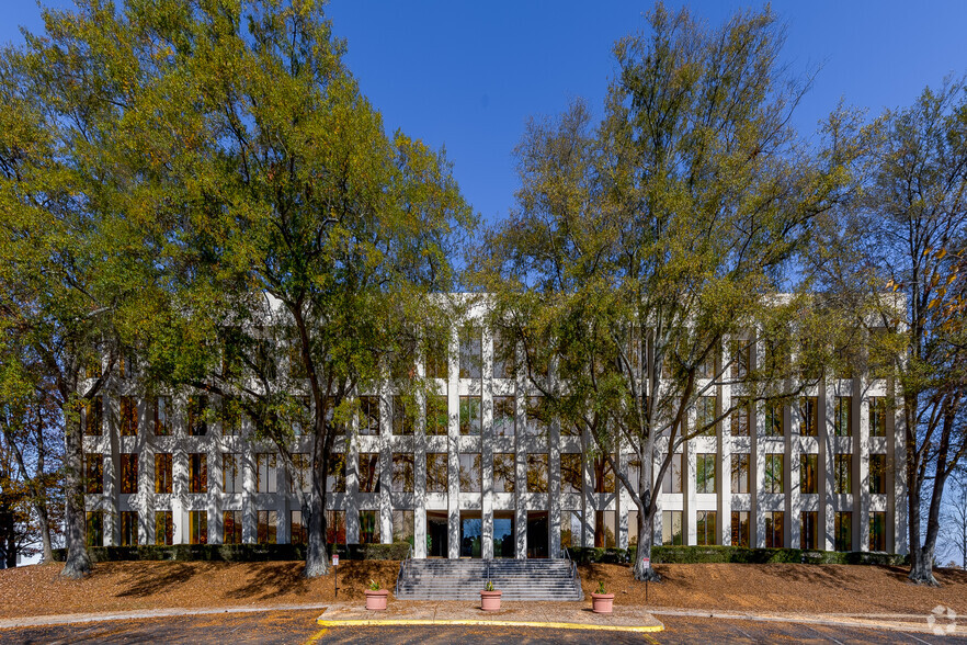 1895 Phoenix Blvd, Atlanta, GA for sale - Primary Photo - Image 1 of 1