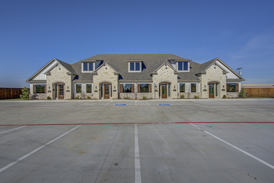 1301 Magnolia Suite 113 ct, Moore, OK for rent - Primary Photo - Image 1 of 9