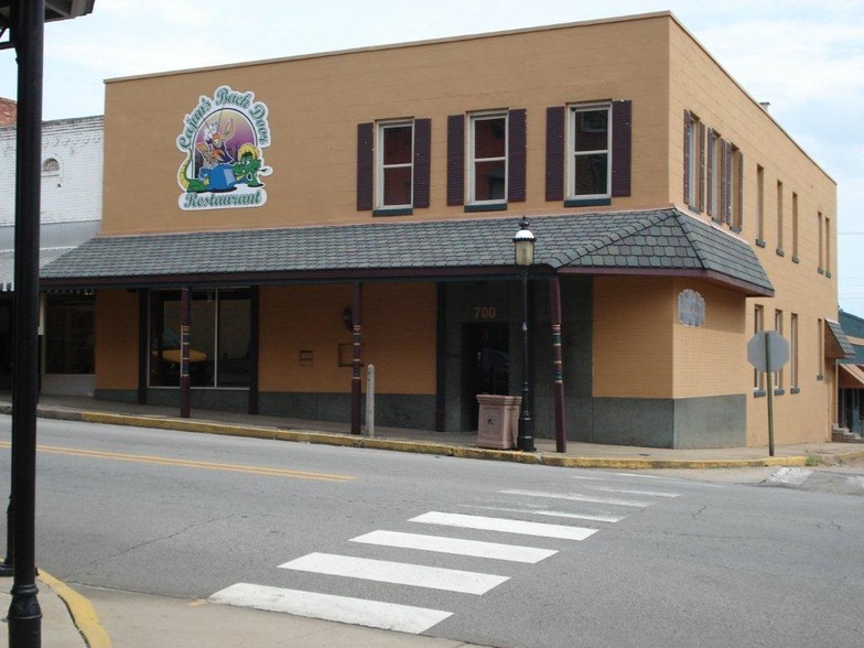 700 Main St, Van Buren, AR for sale - Building Photo - Image 1 of 1