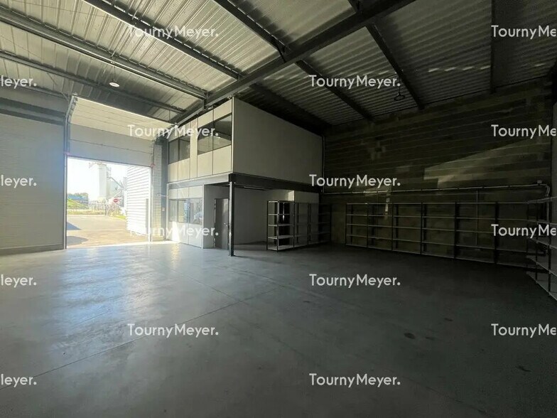 Light Industrial in Villenave-d'Ornon to rent - Interior Photo - Image 2 of 5