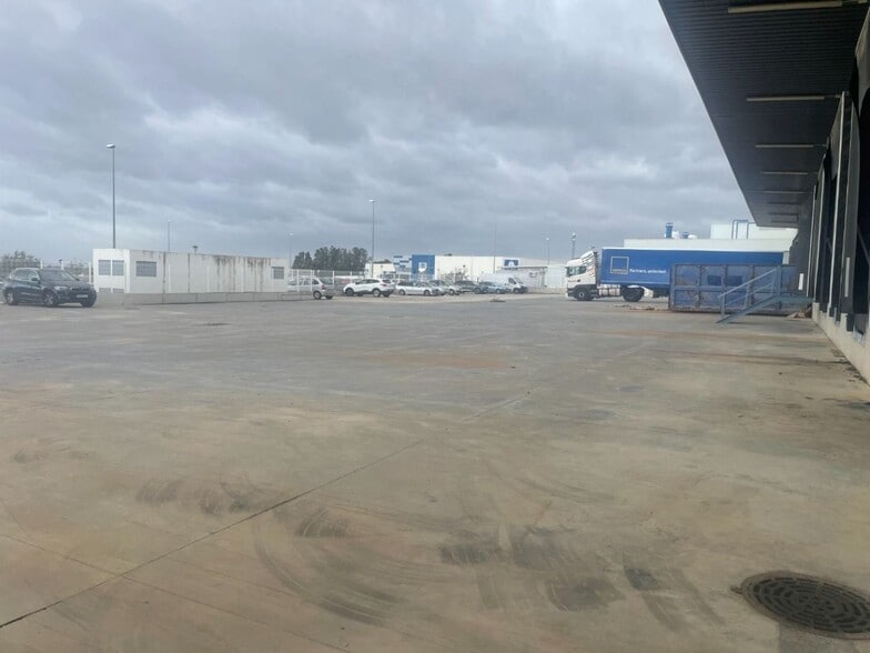 Polígono Parque Logístico, 4, Carmona, Sevilla to rent - Building Photo - Image 3 of 32