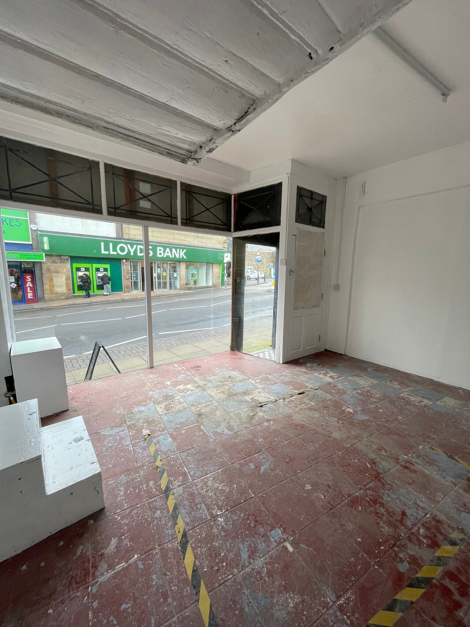 25-27 Peel St, Accrington to rent Interior Photo- Image 1 of 7