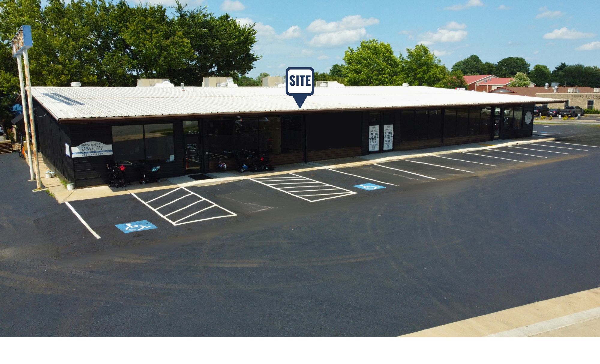1010 E Rolling Hills Dr, Fayetteville, AR to rent Building Photo- Image 1 of 5