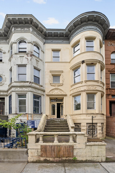 872 Park Pl, Brooklyn, NY for sale - Primary Photo - Image 1 of 8