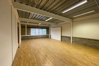 Molly Millars Ln, Wokingham to rent Interior Photo- Image 2 of 3