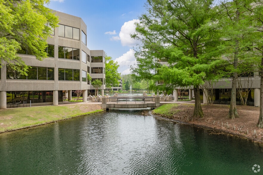 2600 Thousand Oaks Blvd, Memphis, TN to rent - Building Photo - Image 3 of 7