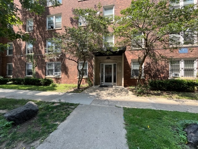 7270 S South Shore Dr, Chicago, IL for rent - Primary Photo - Image 1 of 20