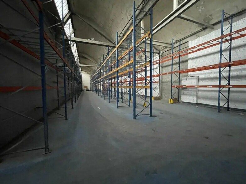 Light Industrial in Bobigny to rent - Interior Photo - Image 3 of 10