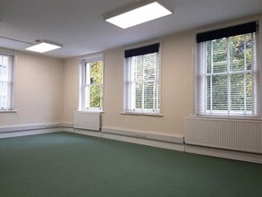62-62A Mount Pleasant Rd, Tunbridge Wells to rent Interior Photo- Image 2 of 2