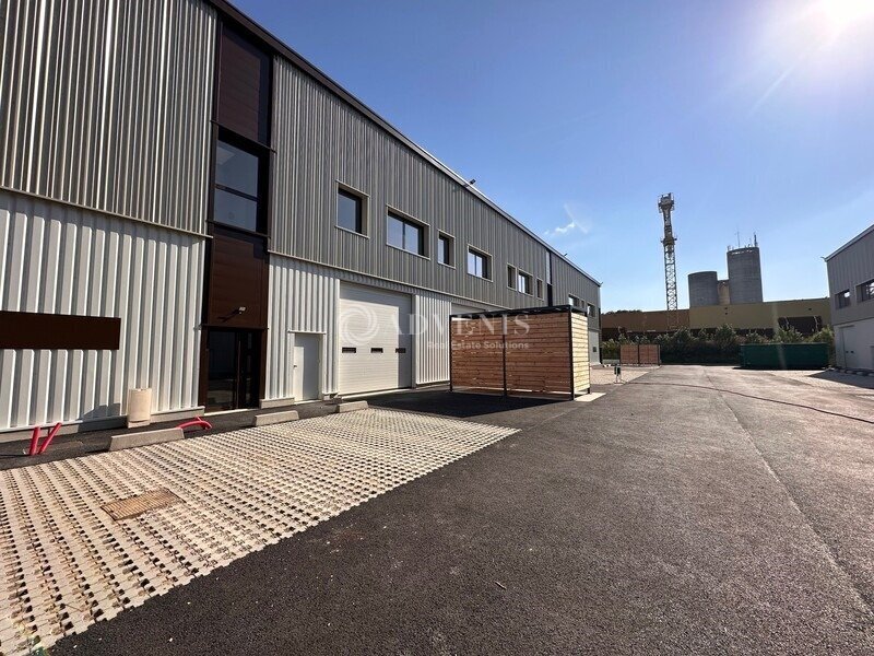 23 Rue Des Beaux Soleils, Osny to rent Building Photo- Image 1 of 13
