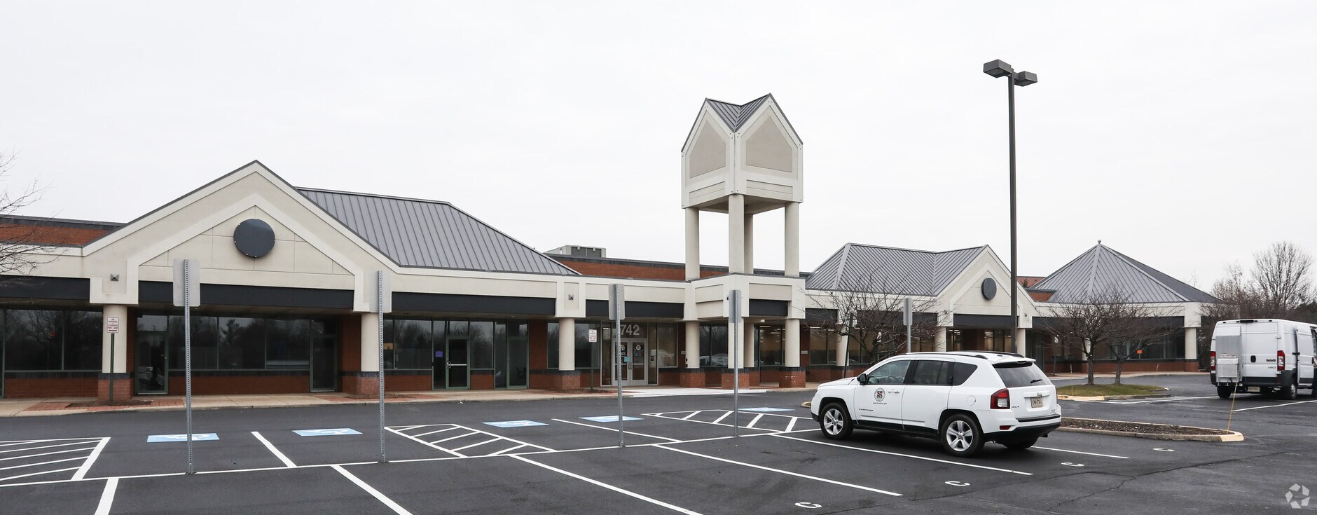 742 Miller Dr SE, Leesburg 20175 UK