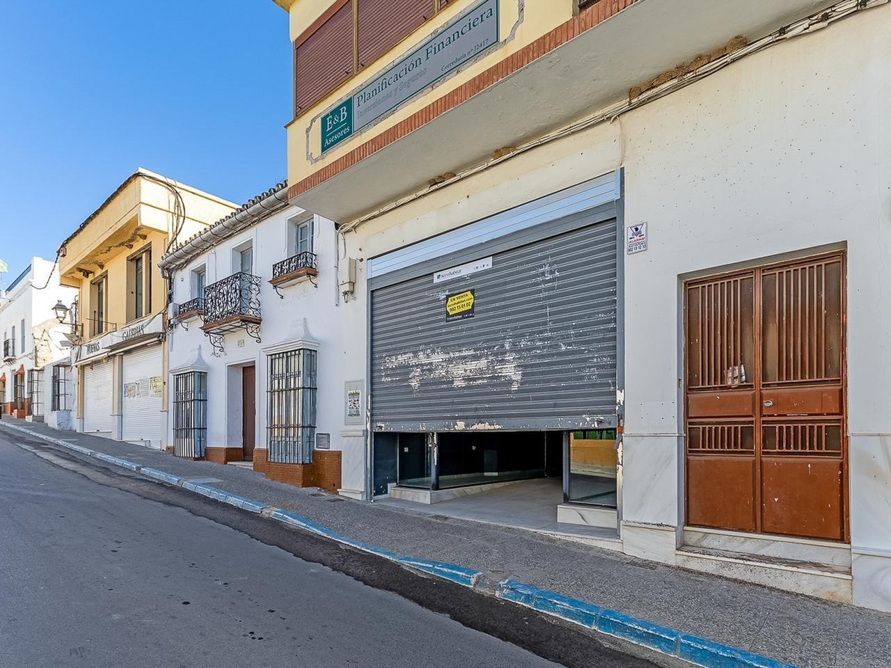 Retail in Villamartín for sale Building Photo- Image 1 of 12