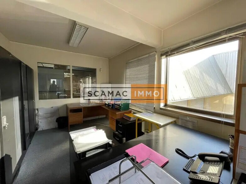Industrial in L'HAY-LES-ROSES to rent - Interior Photo - Image 2 of 4