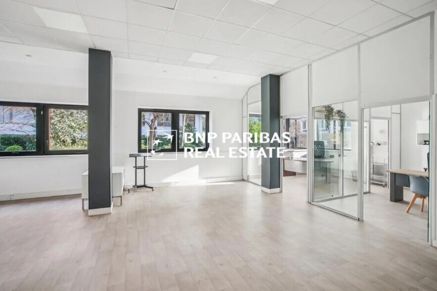 6 Rue Antonin Raynaud, Levallois-Perret to rent - Building Photo - Image 3 of 16