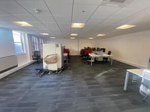 18 George St, Edinburgh to rent Interior Photo- Image 1 of 1