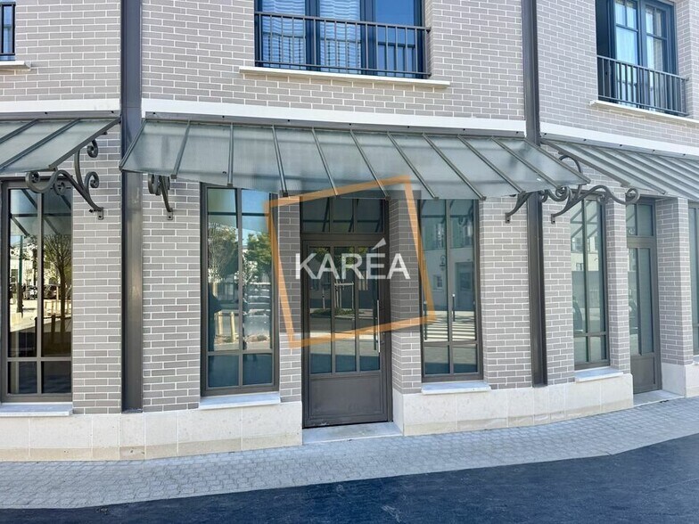 Office in Serris to rent - Building Photo - Image 2 of 5