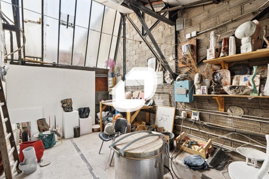 Light Industrial in Romainville for sale - Interior Photo - Image 3 of 13