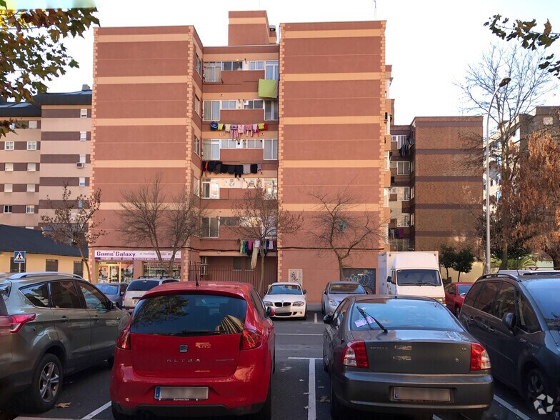 Calle Teruel, 5, Fuenlabrada, Madrid to rent - Building Photo - Image 2 of 2
