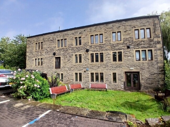 More details for Wakefield Rd, Huddersfield - Office to Rent