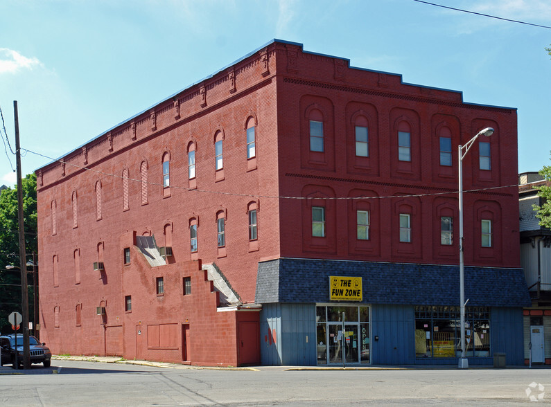 66-68 E Independence St, Shamokin, PA for sale - Primary Photo - Image 1 of 1