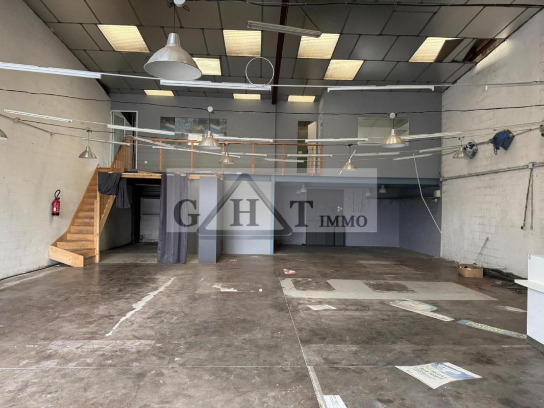 Industrial in Villiers-sur-Marne to rent Interior Photo- Image 1 of 3