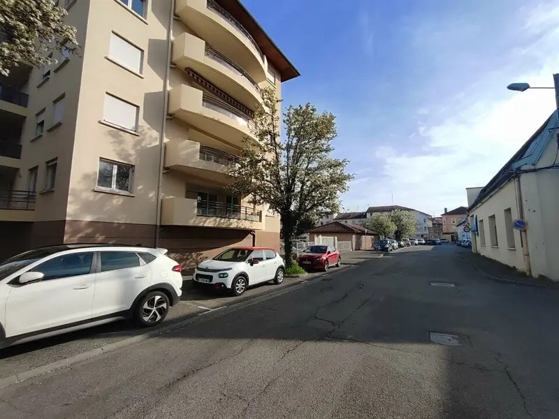 Office in Bourgoin-Jallieu for sale Building Photo- Image 1 of 13