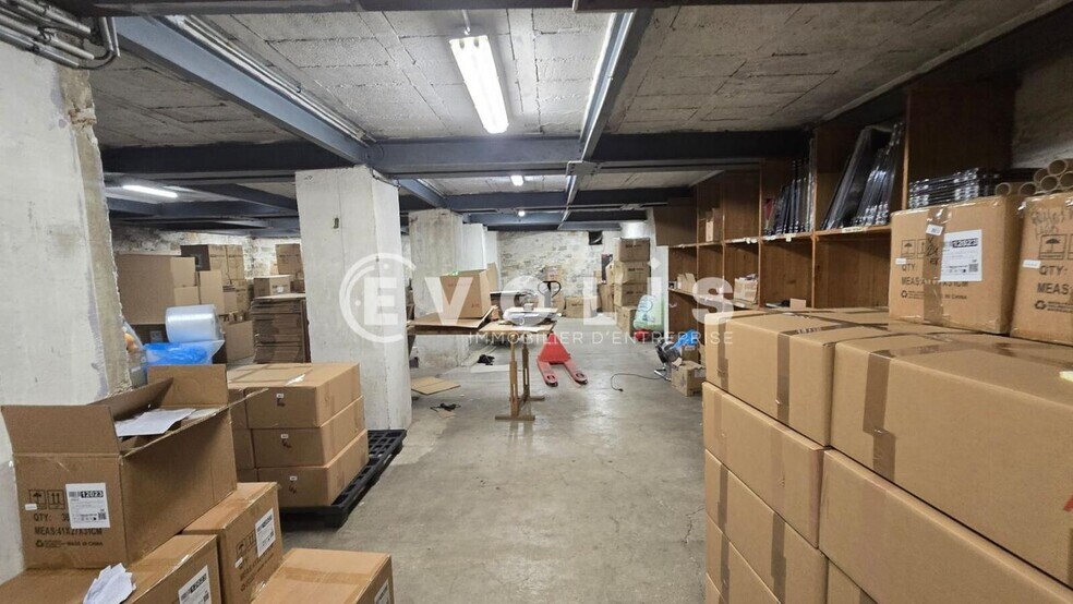 Light Industrial in Ivry-sur-Seine for sale - Interior Photo - Image 1 of 5