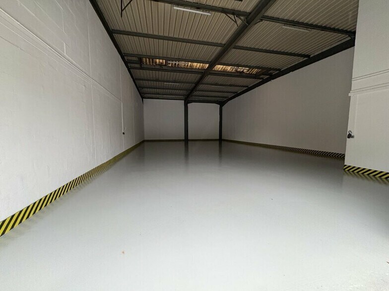 Office in Gonesse to rent - Building Photo - Image 3 of 5