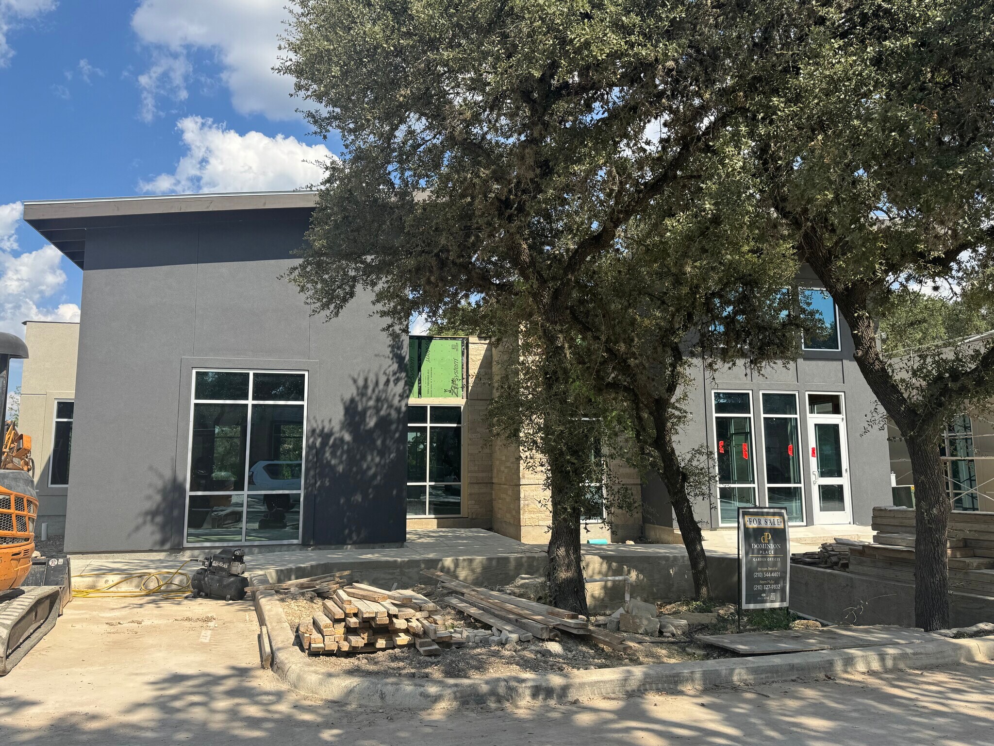 23119 Ih 10 W, San Antonio, TX for sale Primary Photo- Image 1 of 3