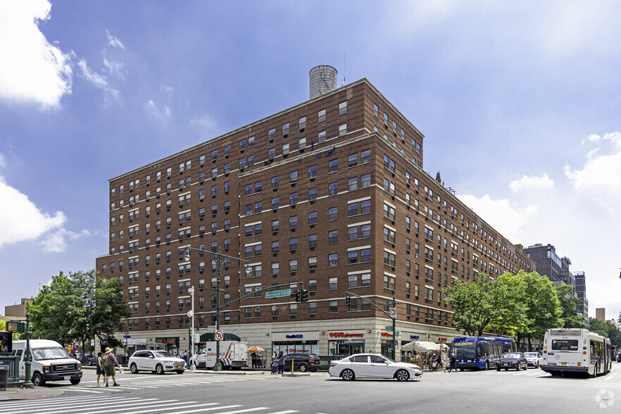 130 Lenox Ave, New York, NY for sale - Primary Photo - Image 1 of 1