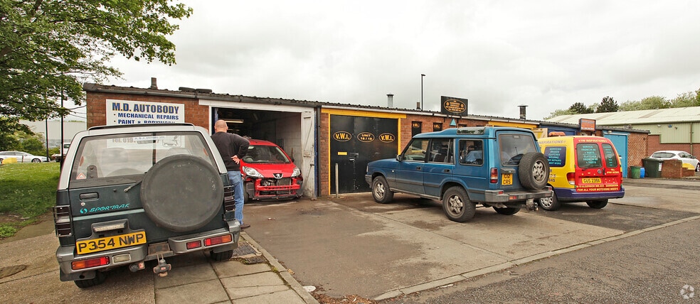New York Rd, Newcastle Upon Tyne to rent - Building Photo - Image 2 of 2