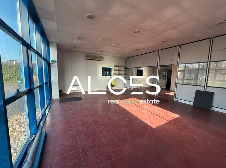 Light Industrial in Blanquefort to rent - Interior Photo - Image 3 of 4