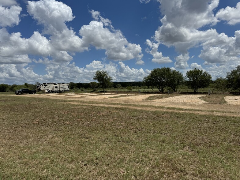 133 Wheeler St, Stockdale, TX for sale - Building Photo - Image 3 of 16