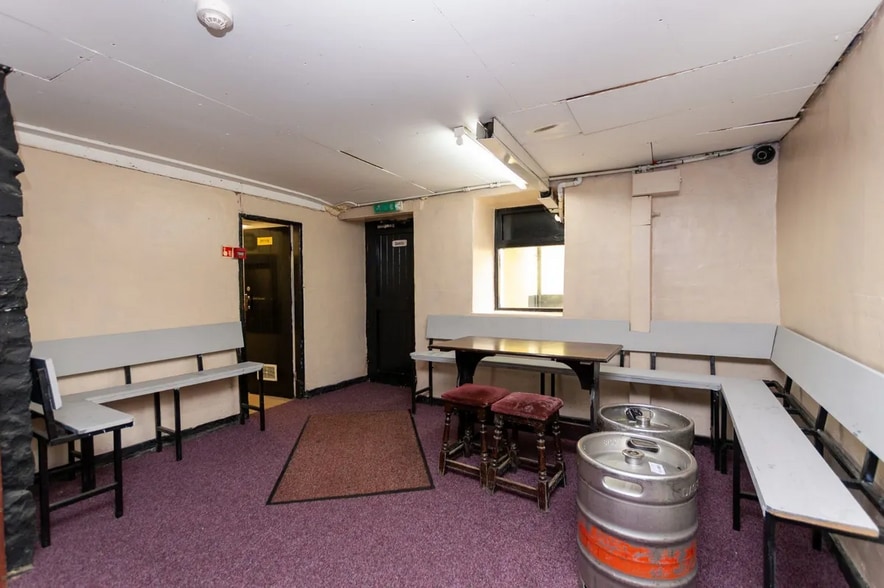 Sarn Meyllteyrn, Pwllheli for sale - Interior Photo - Image 2 of 35