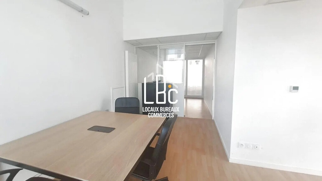 Location Bureaux 42 m² - Photo 1