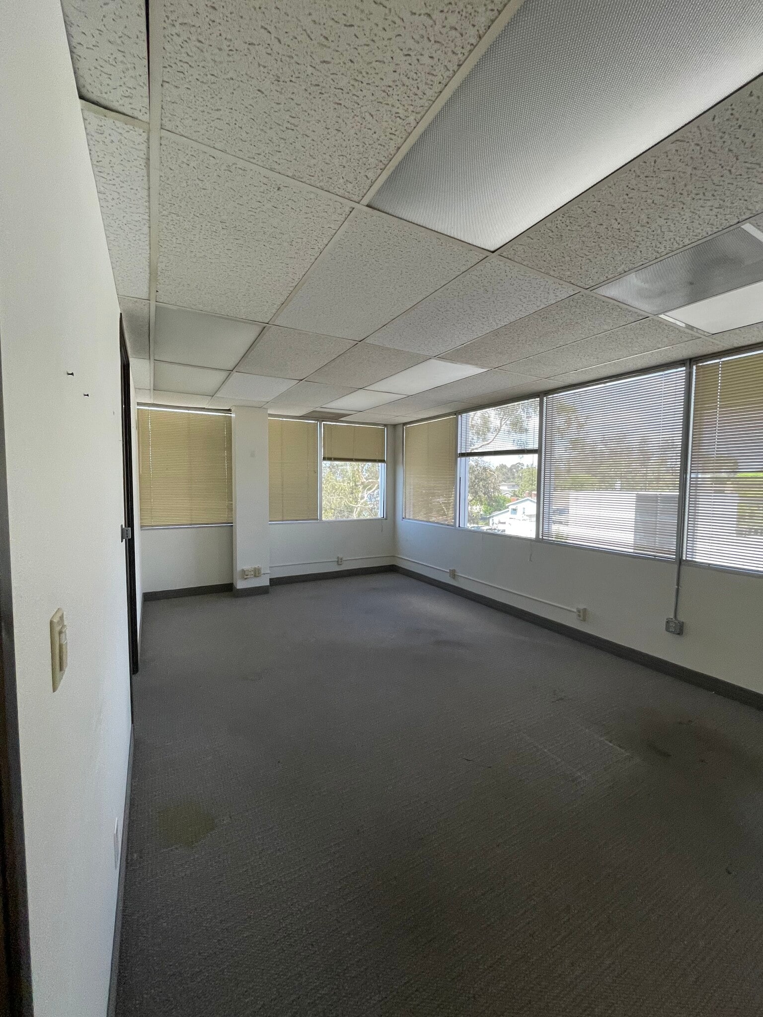 3605 Long Beach Blvd, Long Beach, CA to rent Interior Photo- Image 1 of 1