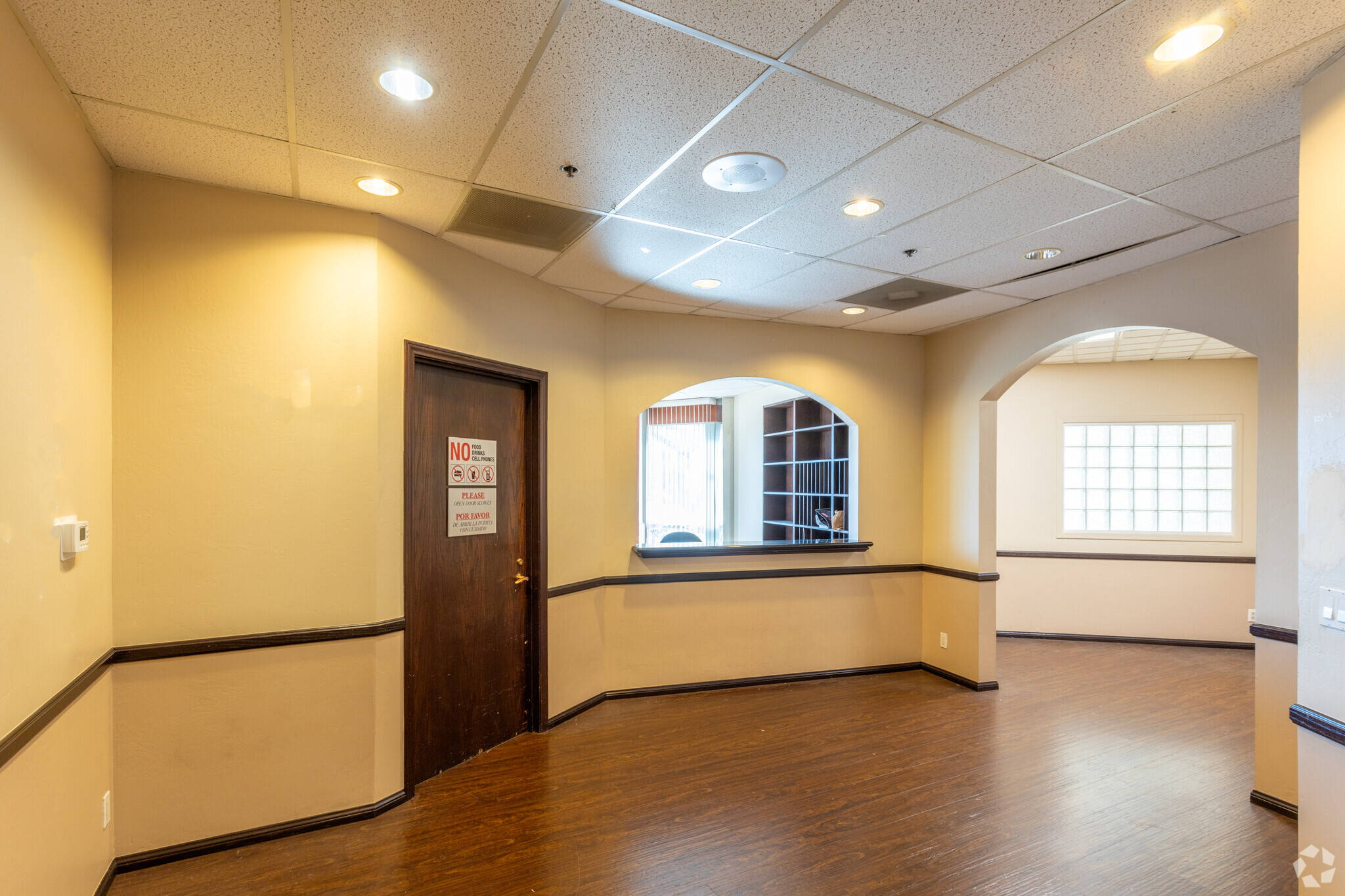 488 E Valley Pky, Escondido, CA to rent Interior Photo- Image 1 of 5